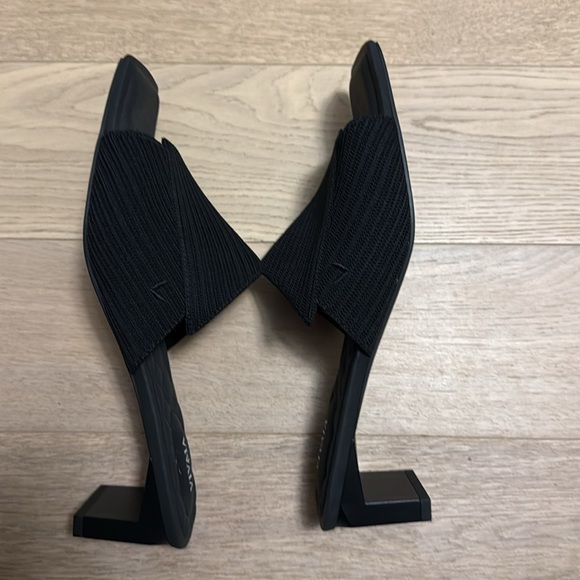 Vivaia Square-Toe Block Heel Sandals (Jade Pro) Black Women's - Picture 5 of 7